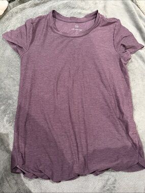 Wander Short Sleeve Crewneck Tee in Plum Heather